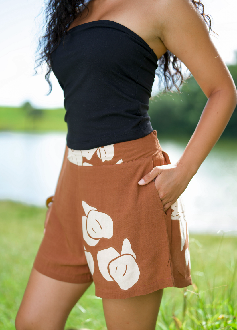 PUʻUWAI Shorts in Kū Makani KOPE