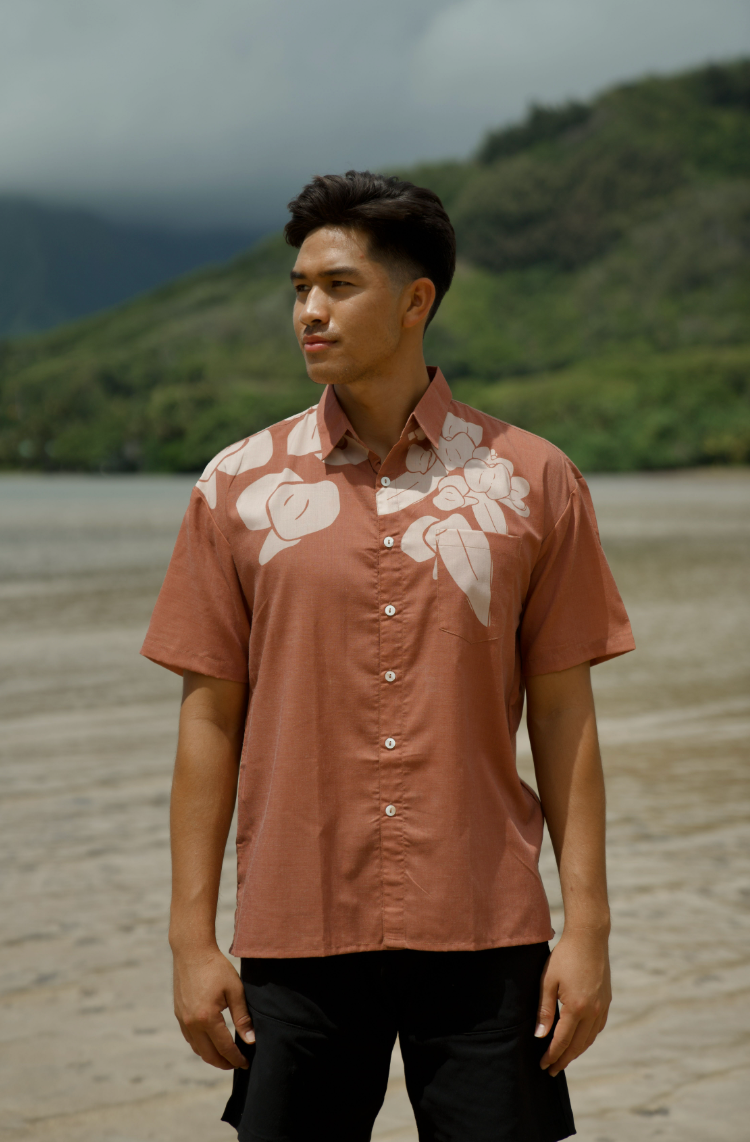 PŌʻALIMA Menʻs Aloha Shirt in KŪ MAKANI KOPE