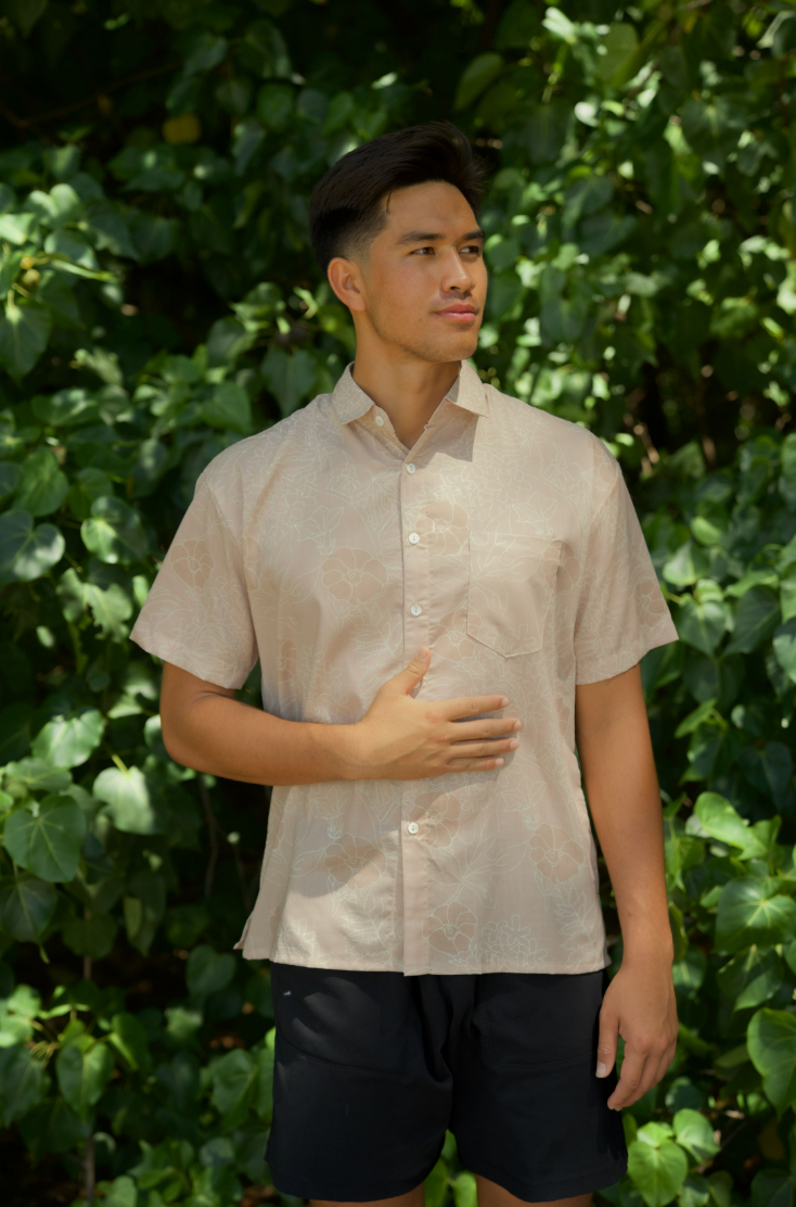 PŌʻALIMA Menʻs Aloha Shirt in MAKAHIKI BROWN