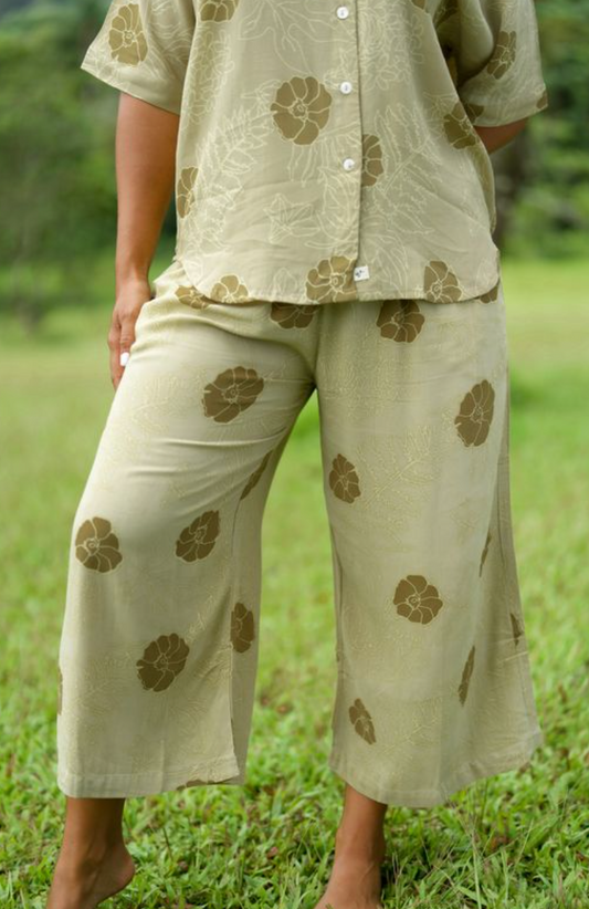 Cropped Pants in Makahiki BROWN