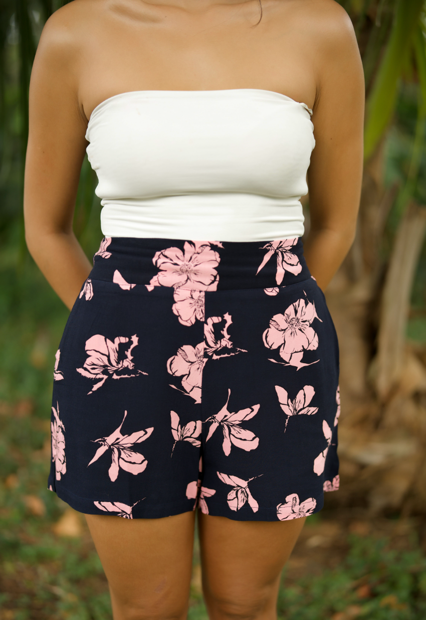 PUʻUWAI Shorts in PRICKLY POPPY